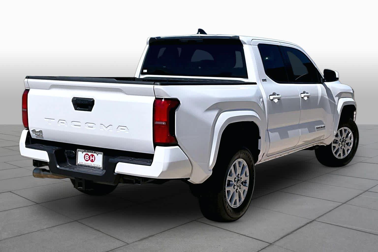 Used 2025 Toyota Tacoma SR5 AWD/4WD image 13