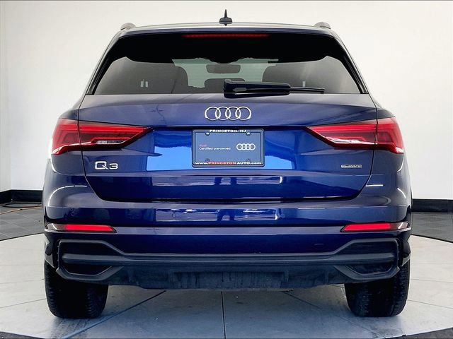 Certified 2025 Audi Q3 2.0T Premium w/ Convenience Package image 4