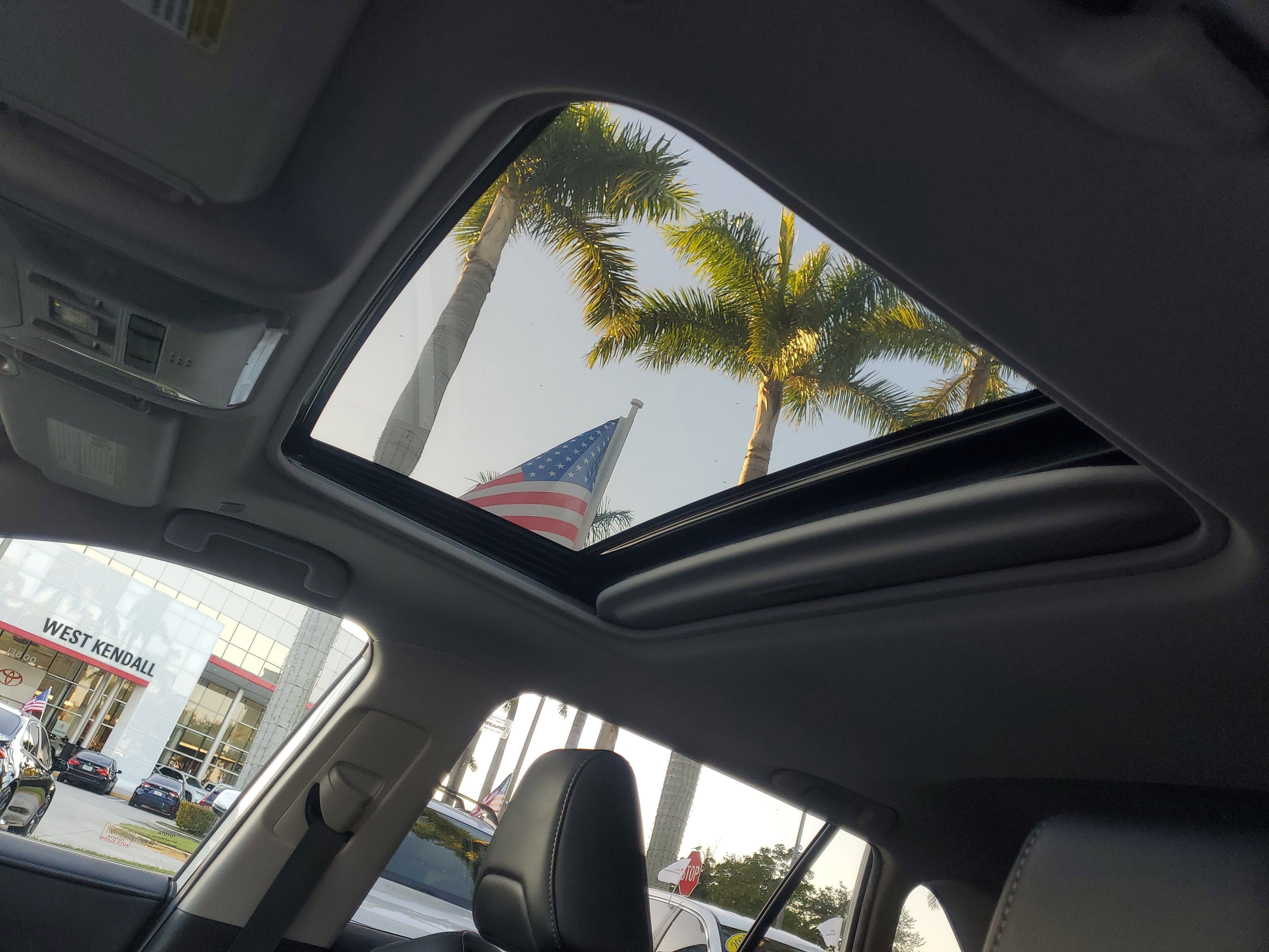 Used 2023 Toyota RAV4 Limited image 19