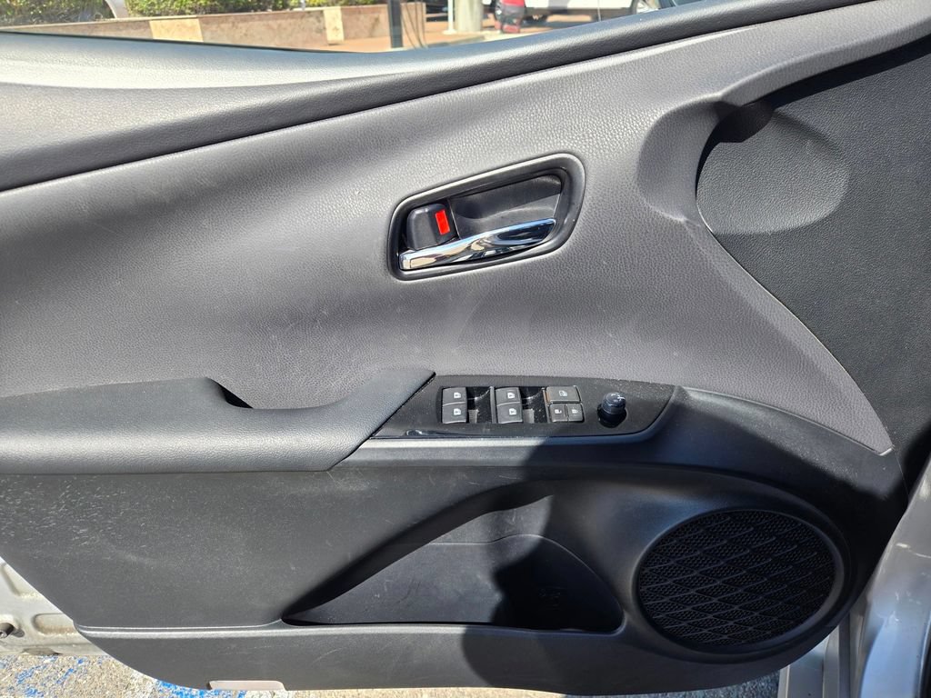 Used 2018 Toyota Prius Prime Advanced FWD image 17