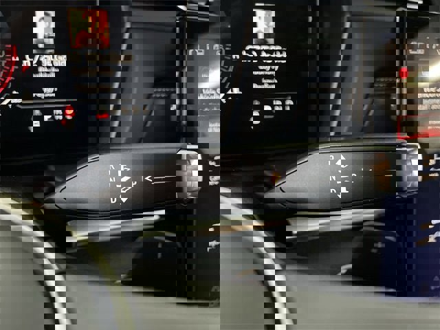 Used 2025 GMC Terrain Elevation w/ Elevation Premium Package image 16