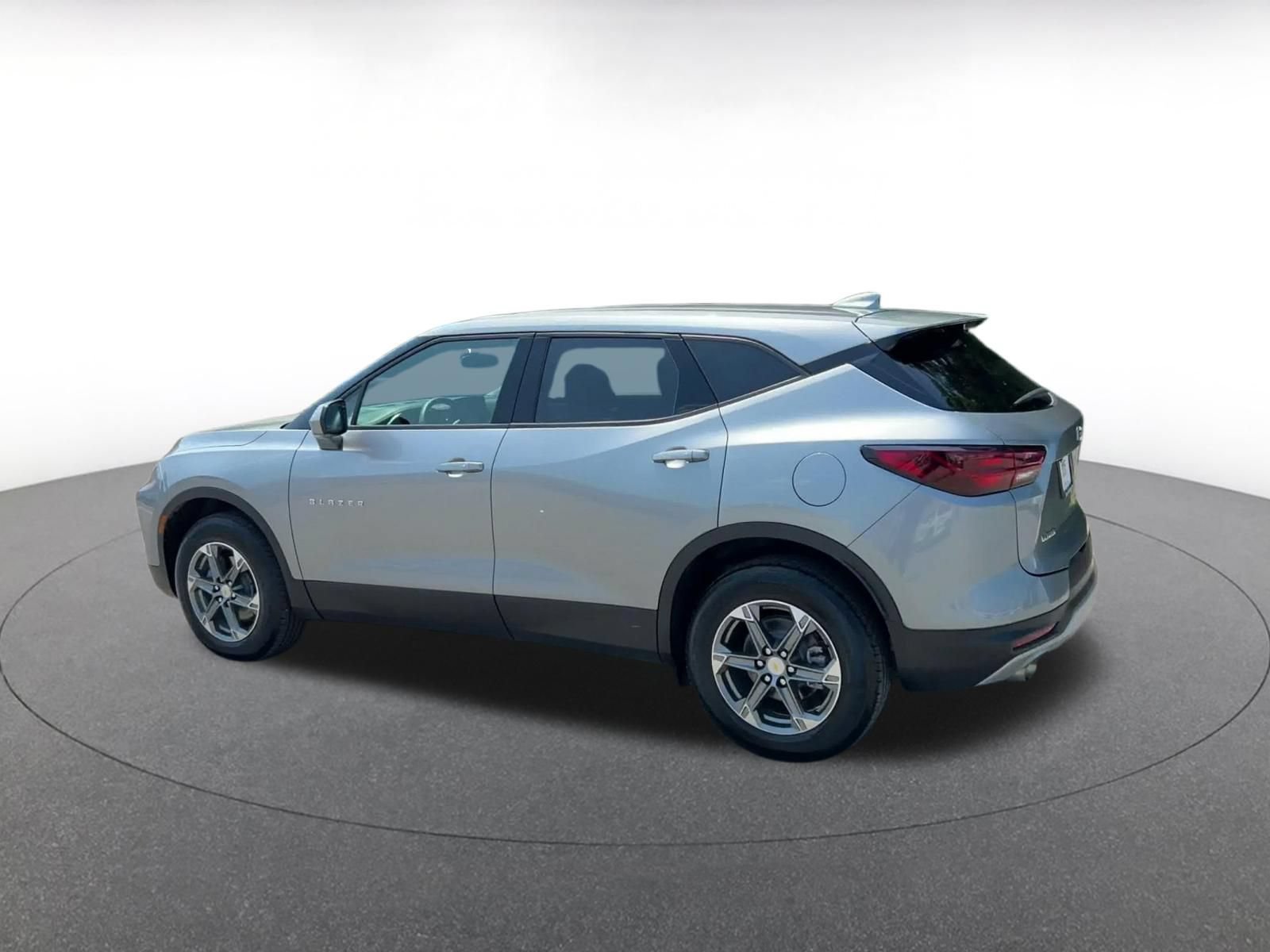 Used 2025 Chevrolet Blazer LT FWD image 10