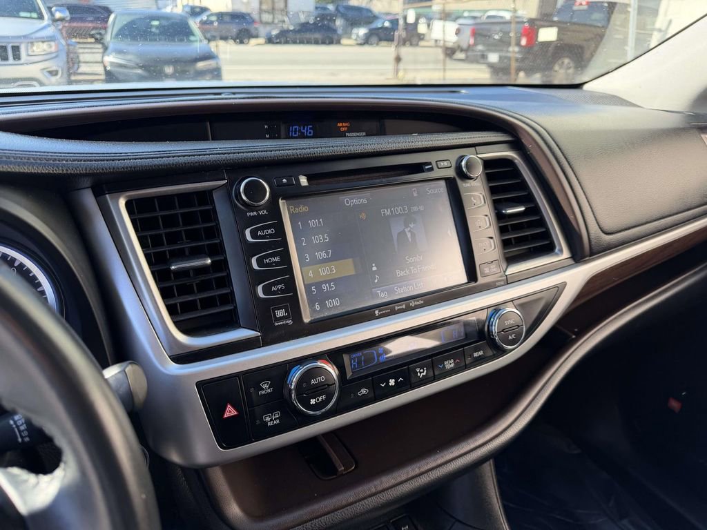 Used 2016 Toyota Highlander Limited w/ Protection Package #3 image 35