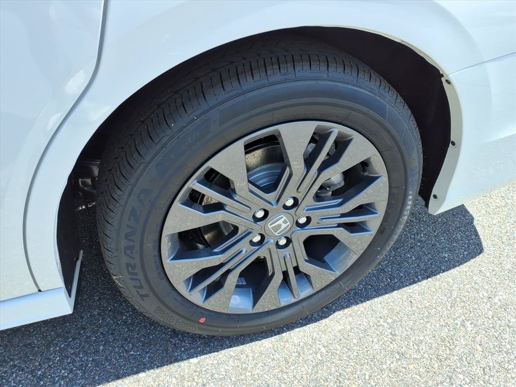 New 2026 Honda Odyssey Touring image 19