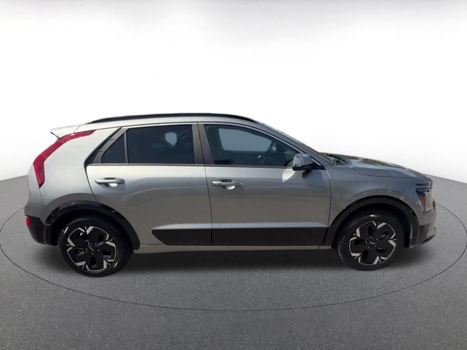 Used 2023 Kia Niro Wind FWD image 16
