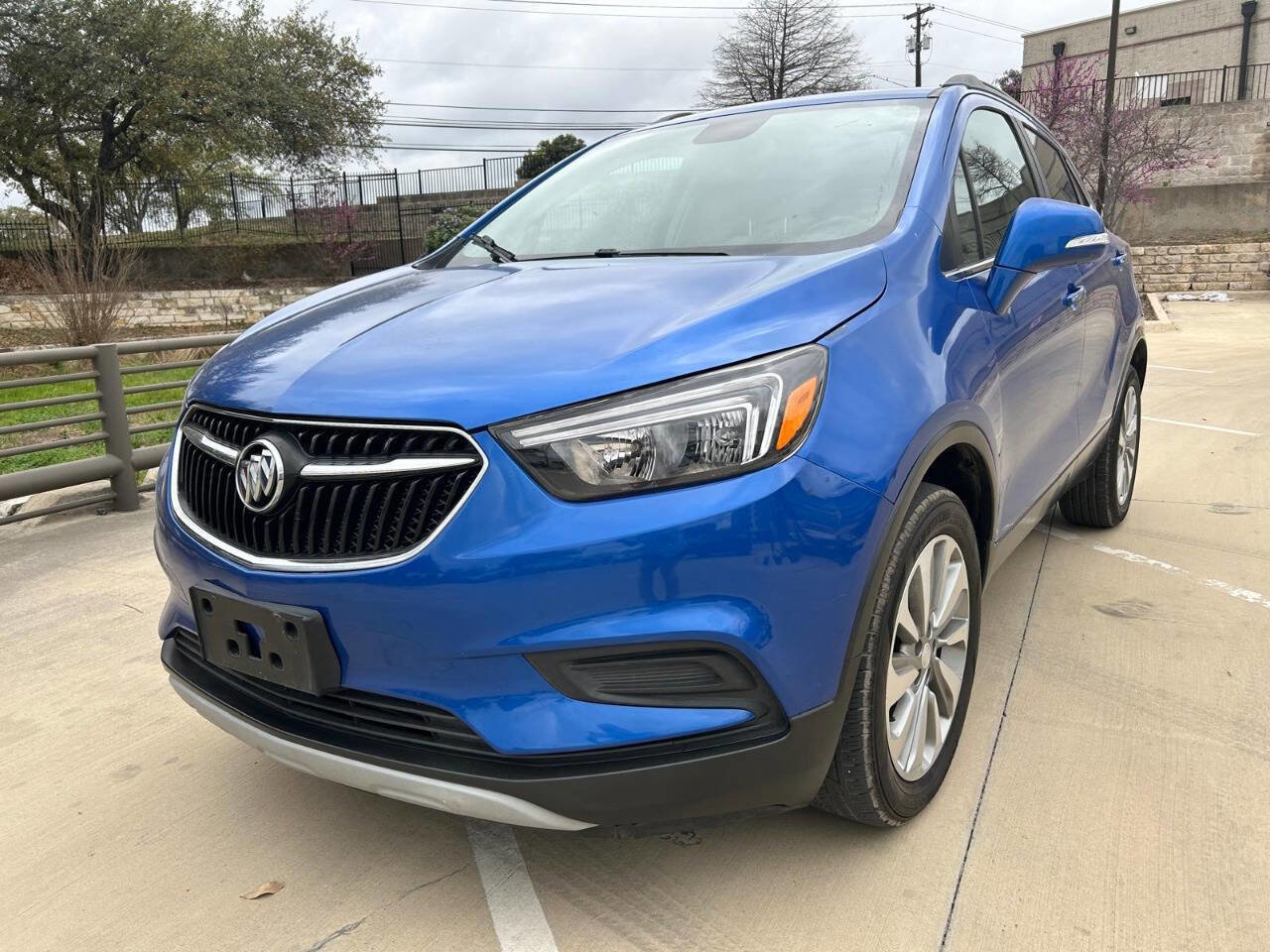Used 2017 Buick Encore Preferred image 2