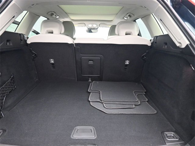 Used 2023 Volvo XC60 B6 Ultimate w/ Climate Package image 32