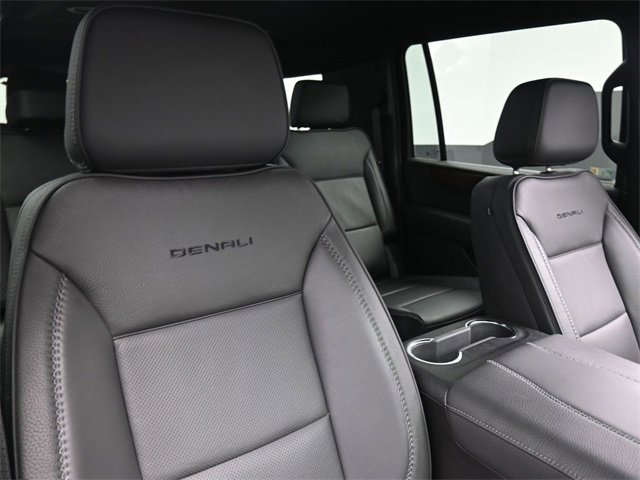 Used 2025 GMC Yukon XL Denali image 28