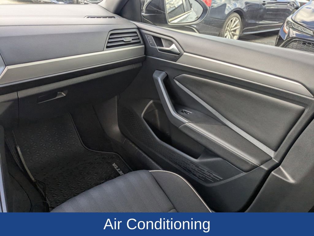 Used 2024 Volkswagen Jetta Sport image 17