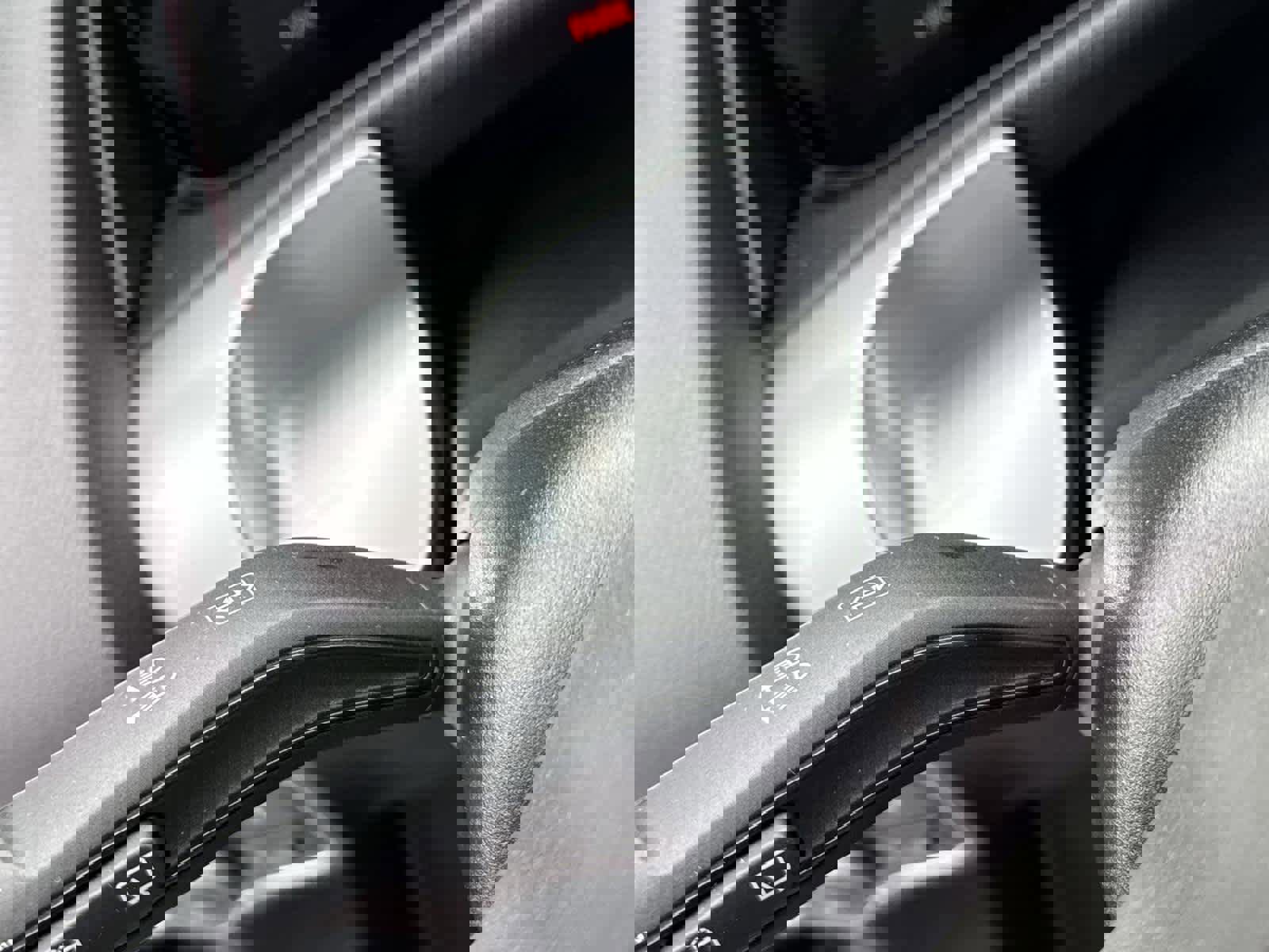 Used 2022 Mercedes-Benz GLB 250 4MATIC image 23