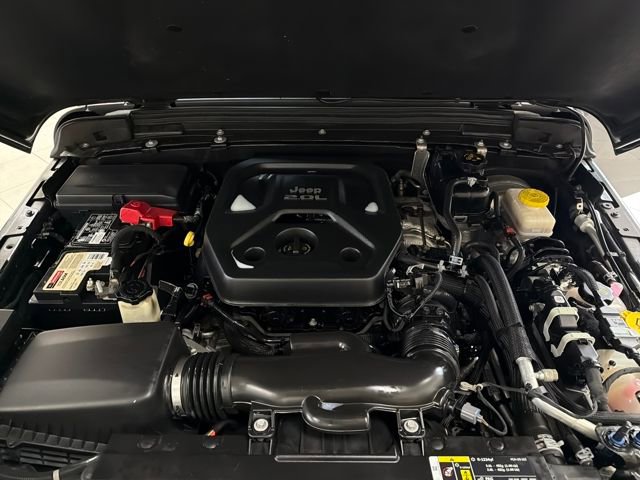 Used 2020 Jeep Wrangler Unlimited Sahara image 25