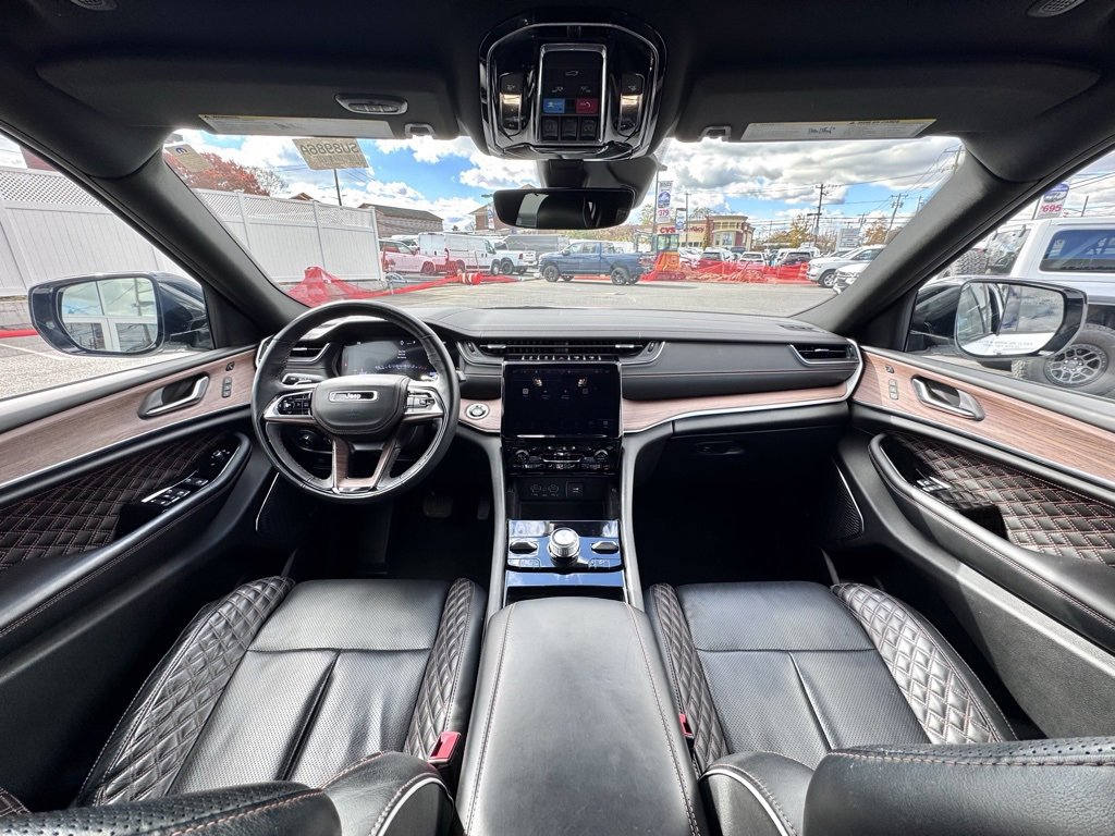 Certified 2022 Jeep Grand Cherokee L Summit w/ Luxury Tech Group V image 10