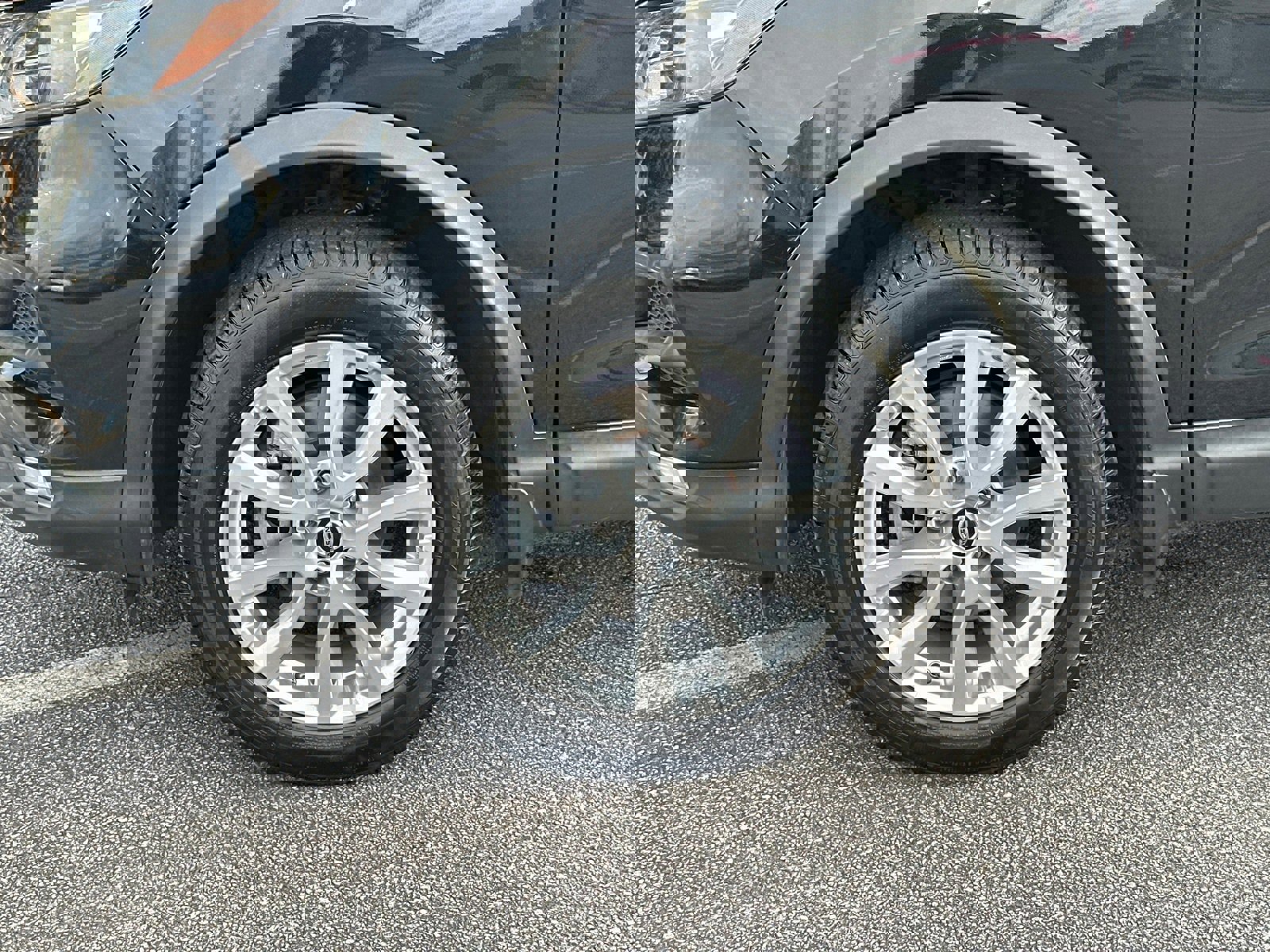 Used 2021 Nissan Rogue Sport SV w/ Technology Package image 11