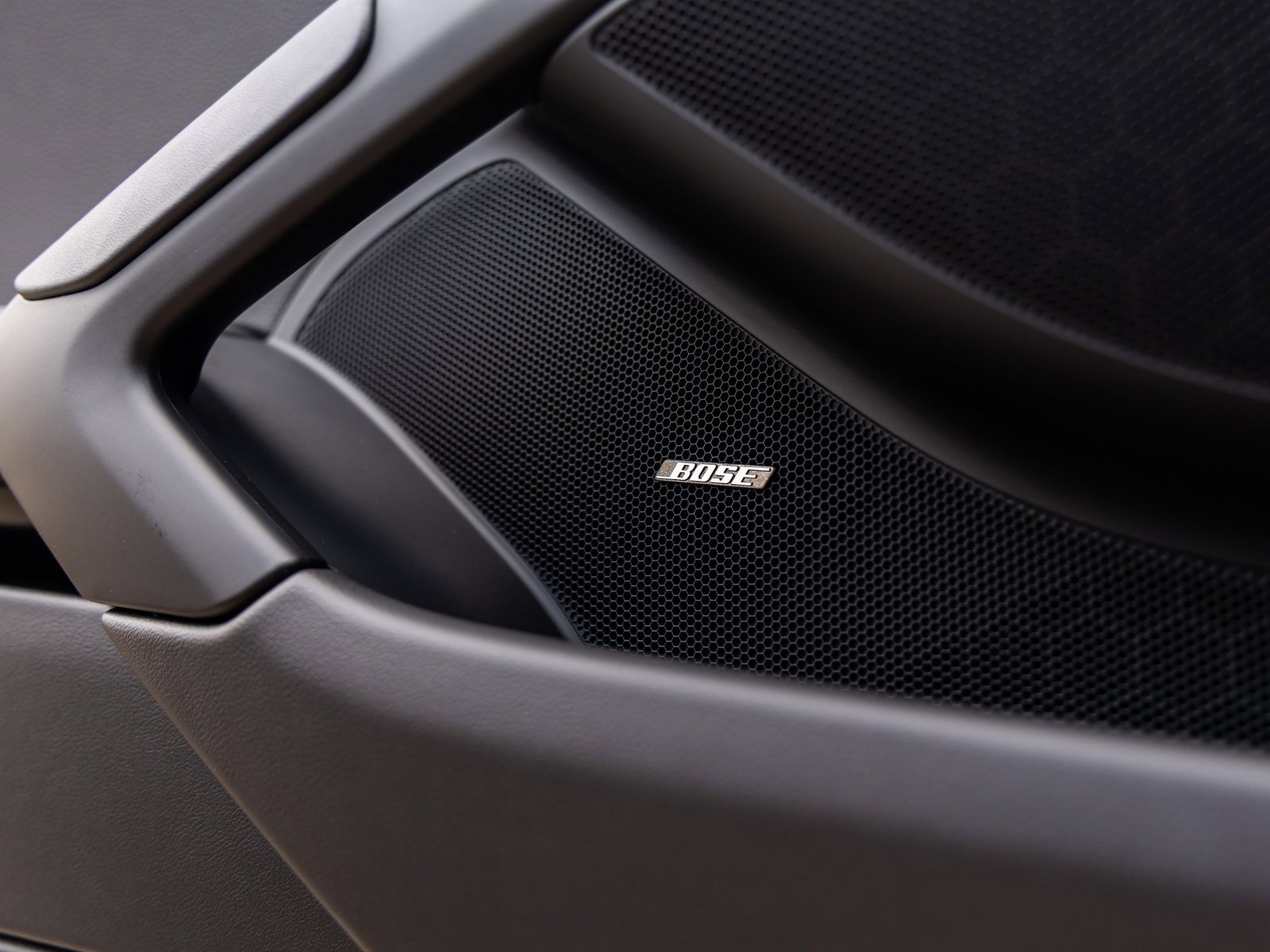 New 2025 Porsche 718 Cayman image 25