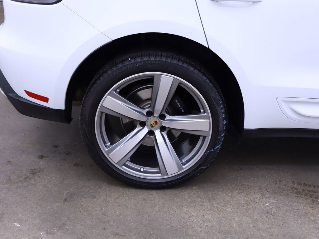 New 2024 Porsche Macan image 13