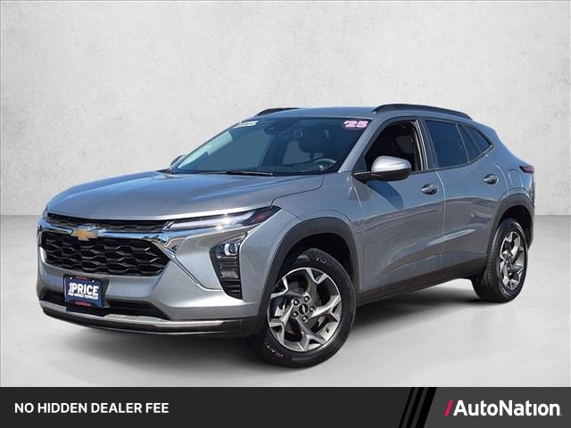 Used 2025 Chevrolet Trax LT