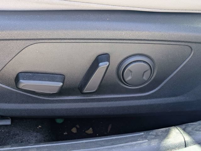 Used 2024 Hyundai Elantra Limited FWD image 19