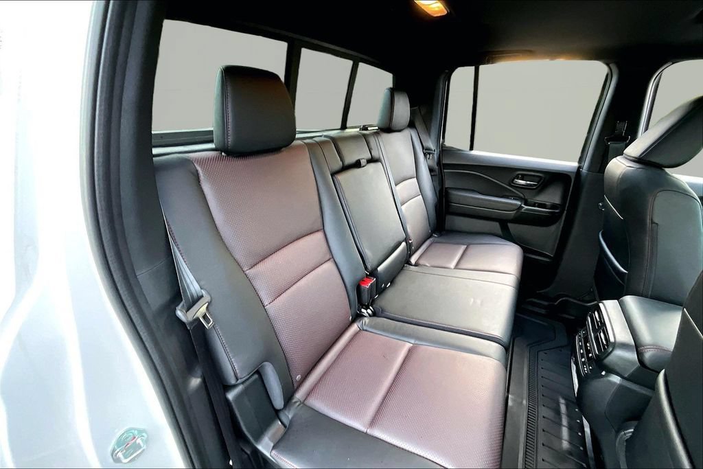 Used 2025 Honda Ridgeline Black Edition image 19