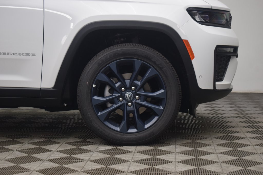 New 2026 Jeep Grand Cherokee Limited AWD/4WD image 6