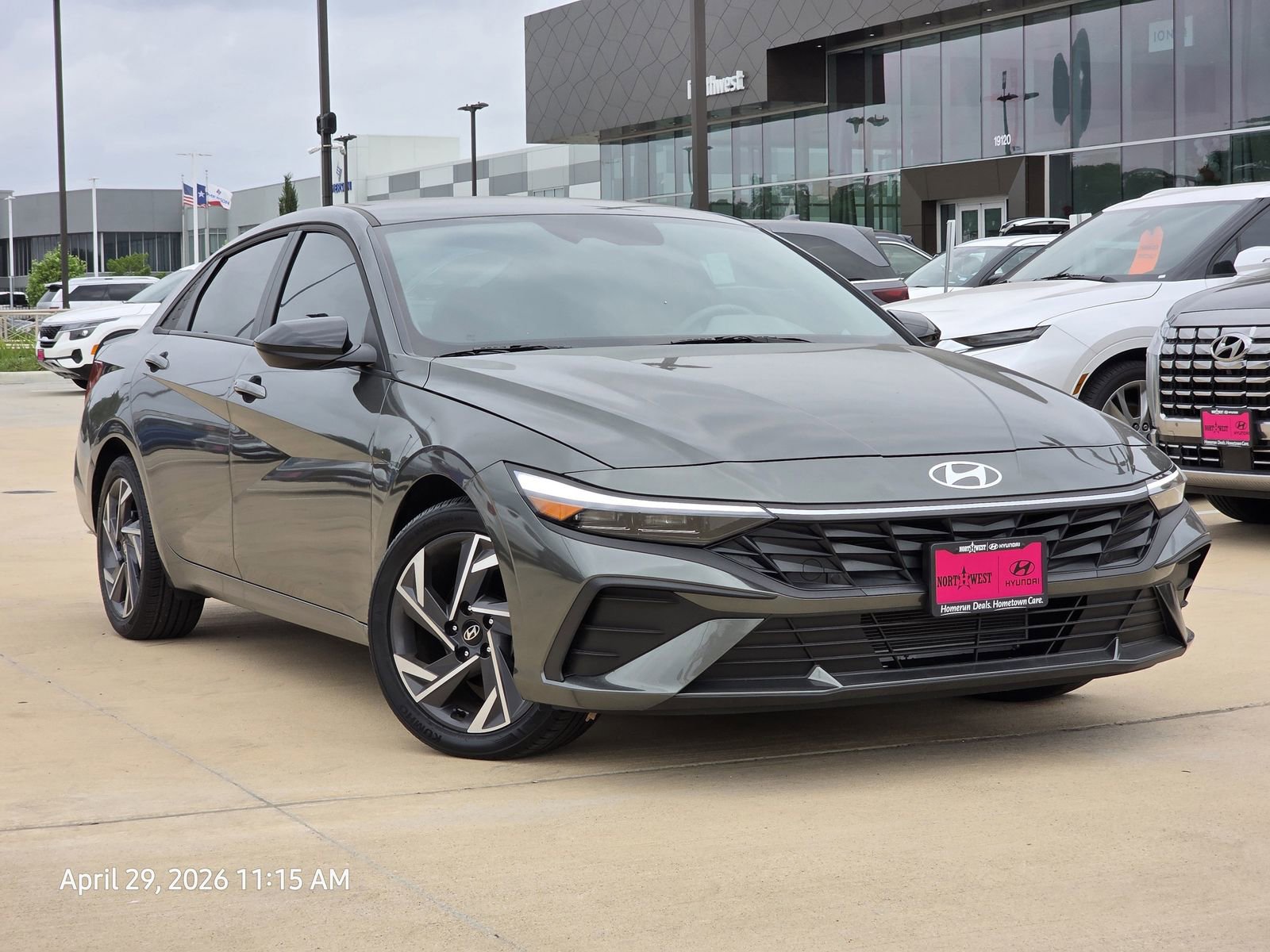 Certified 2025 Hyundai Elantra Sport FWD image 3