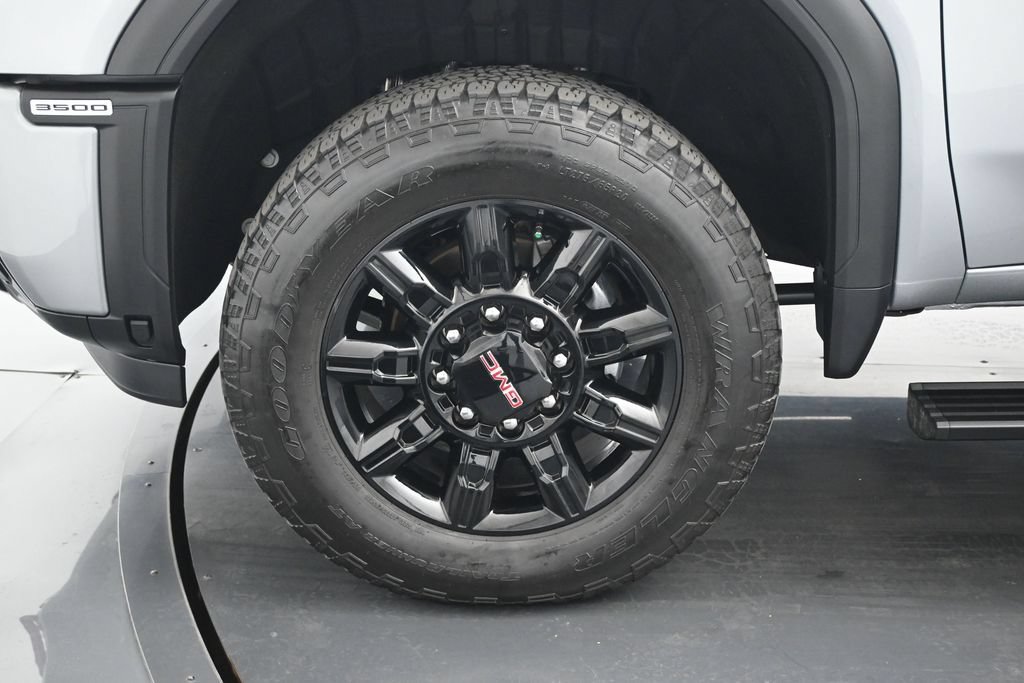 Used 2025 GMC Sierra 3500 AT4 w/ AT4 Premium Plus Package AWD/4WD image 25
