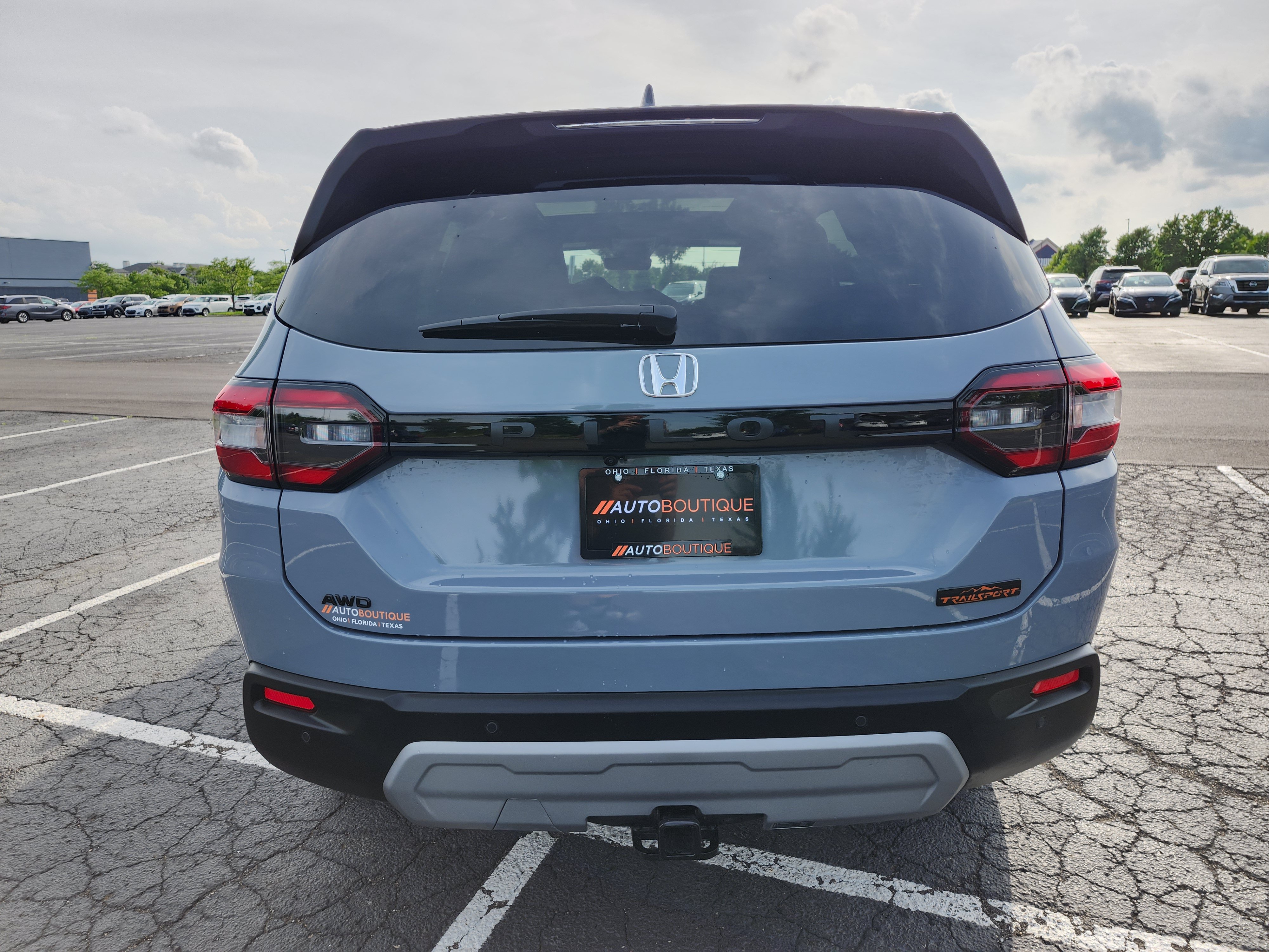 Used 2025 Honda Pilot TrailSport image 17