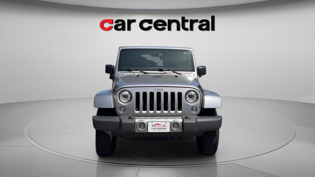 Used 2018 Jeep Wrangler Sahara w/ Connectivity Group AWD/4WD image 9