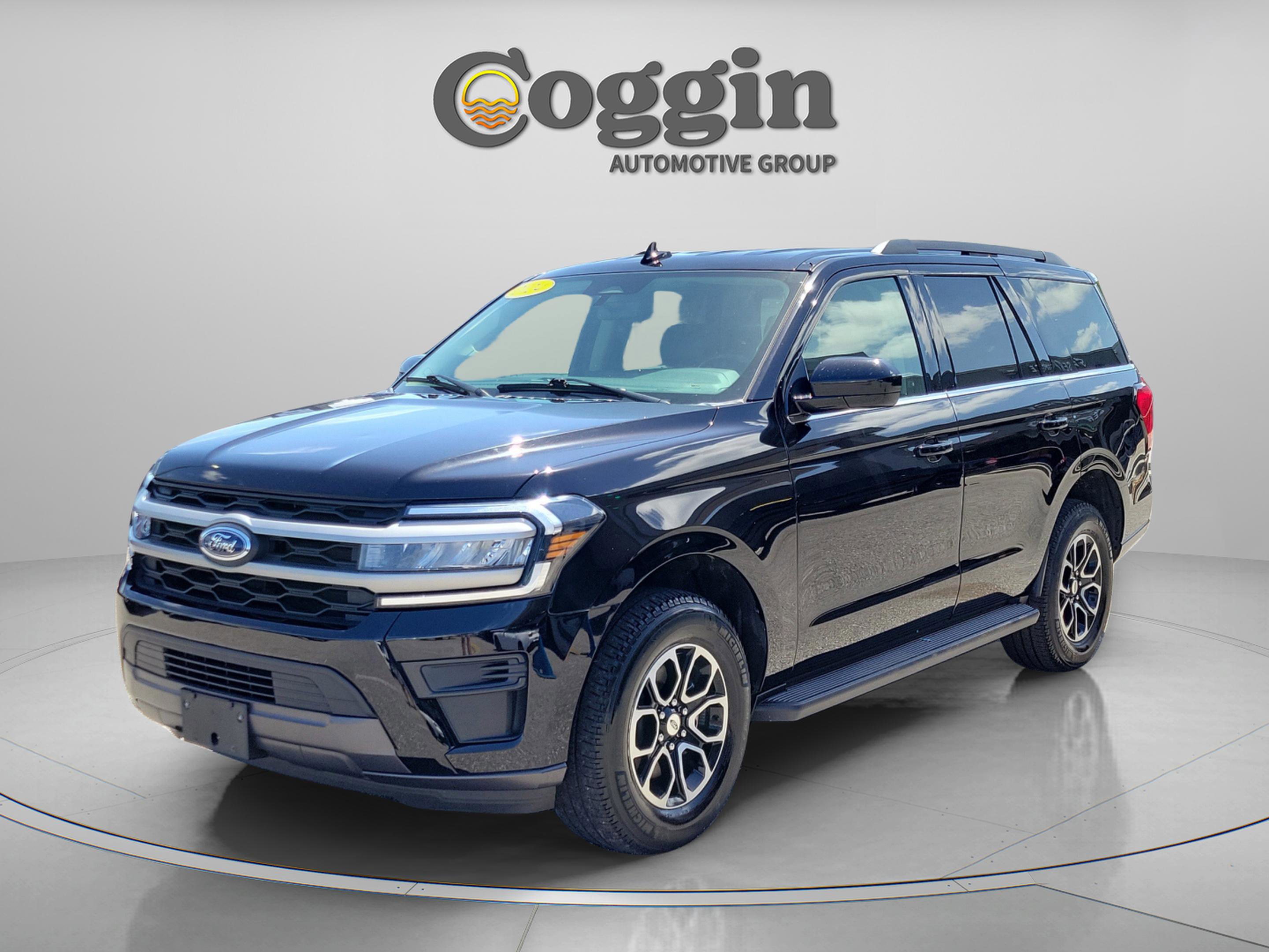 Used 2024 Ford Expedition XLT image 1