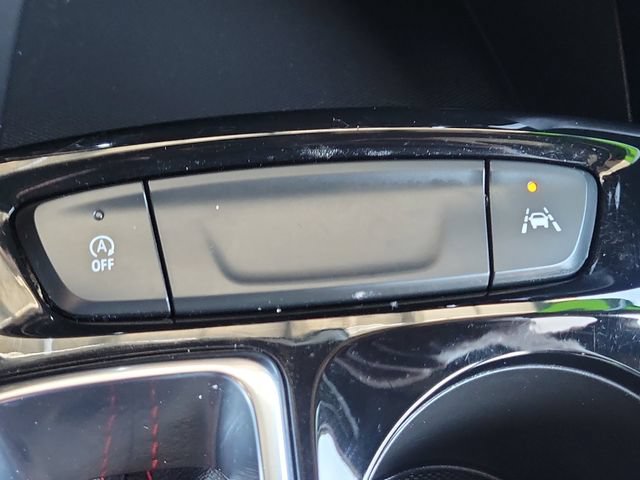 Used 2025 Chevrolet Trax RS FWD image 16