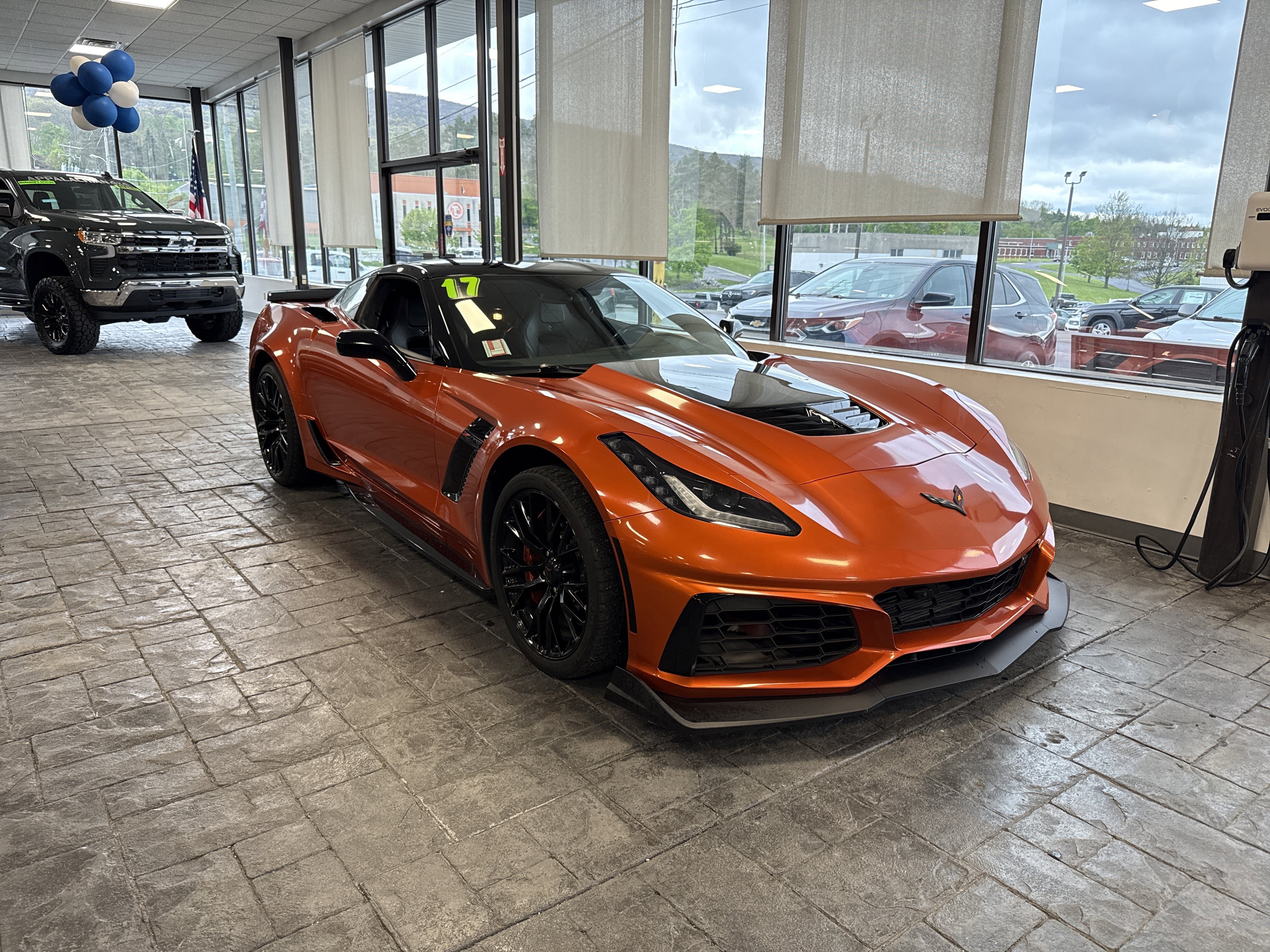 Used 2017 Chevrolet Corvette Z06 RWD image 1