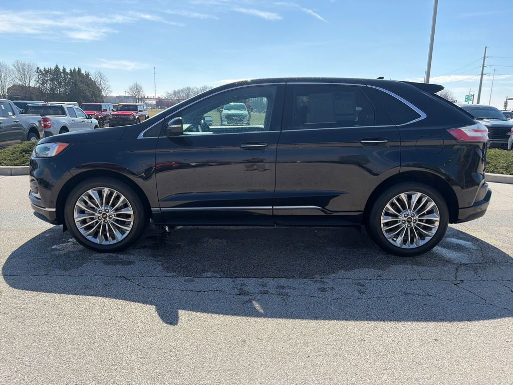 Used 2022 Ford Edge Titanium w/ Equipment Group 301A AWD/4WD image 4
