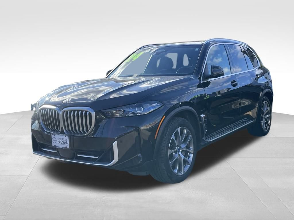 Used 2024 BMW X5 xDrive50e image 2