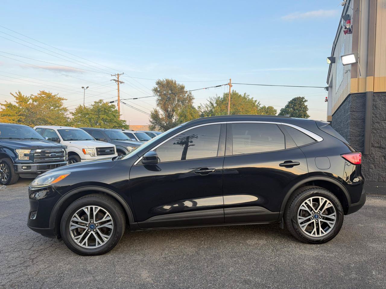 Used 2020 Ford Escape SEL AWD/4WD image 2