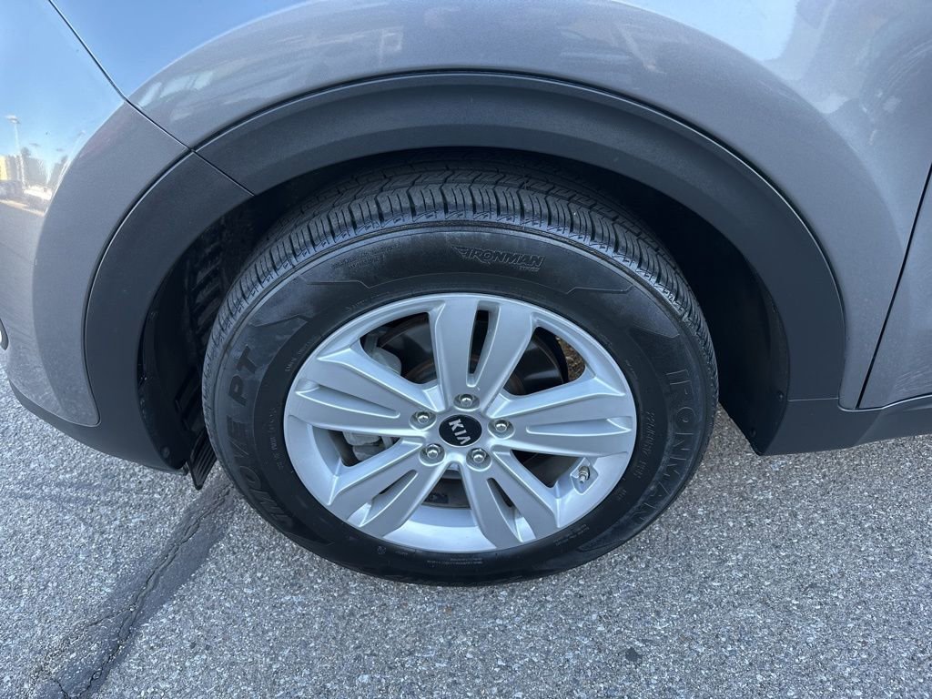 Used 2018 Kia Sportage LX w/ LX Popular Package image 11