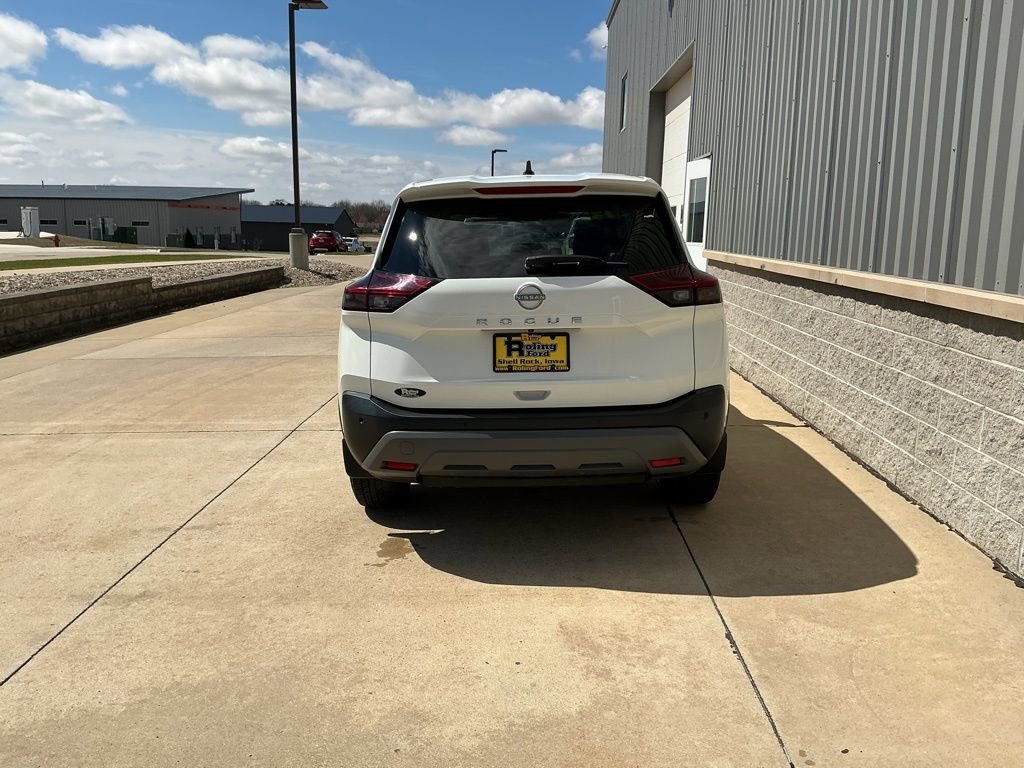 Used 2023 Nissan Rogue S image 5