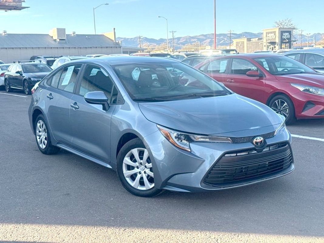 Used 2023 Toyota Corolla LE image 1