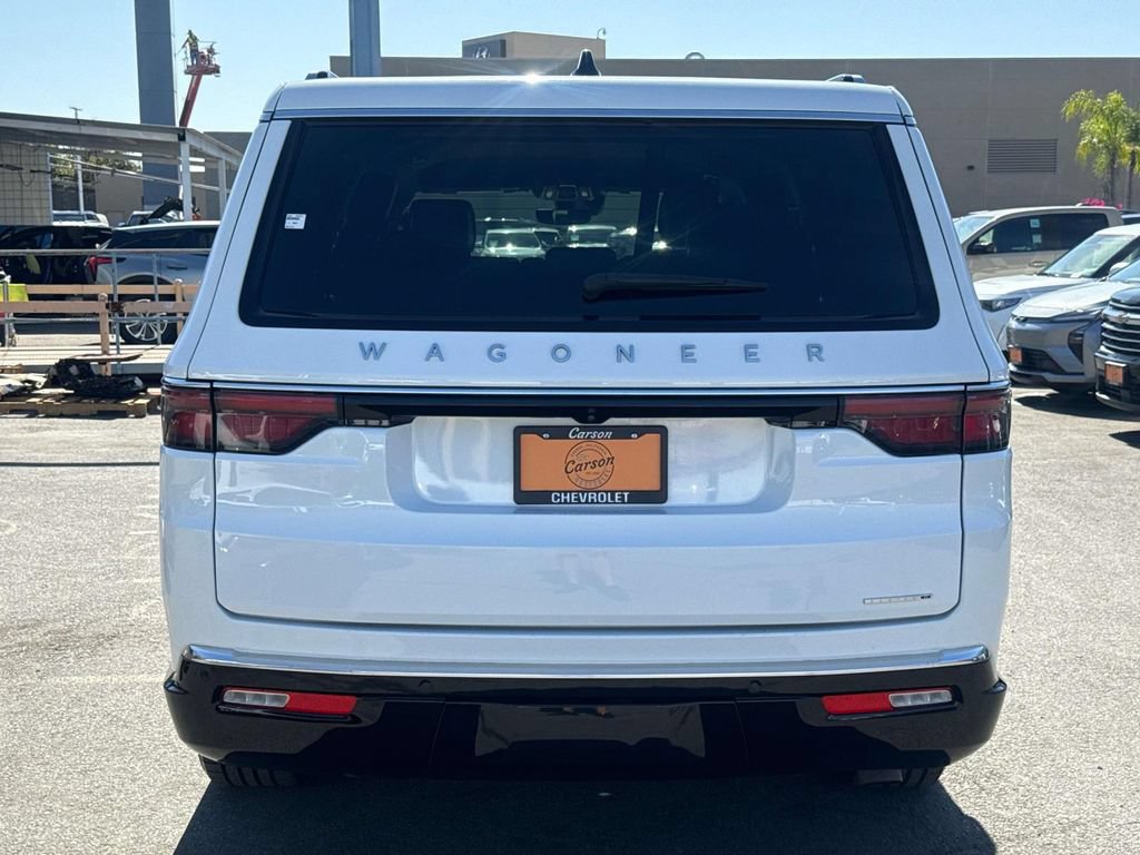 Used 2024 Jeep Wagoneer L Series II w/ Flexible Seating Group RWD image 4