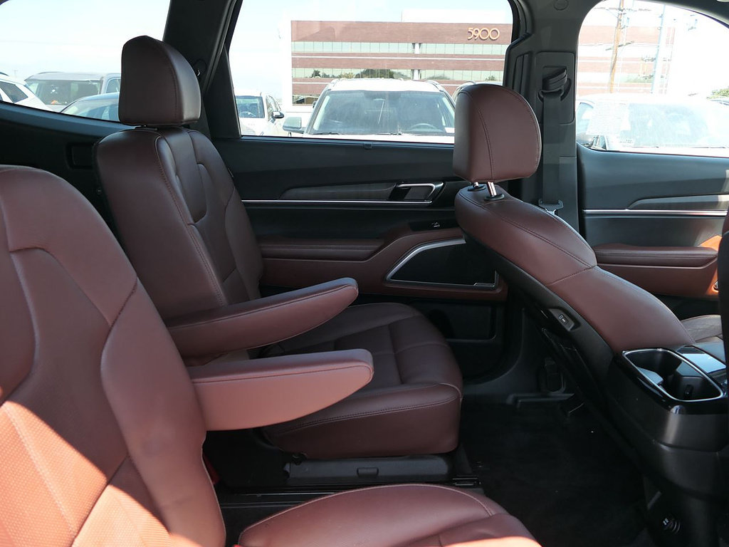 Used 2023 Kia Telluride EX w/ EX Captain's Chair Package AWD/4WD image 23