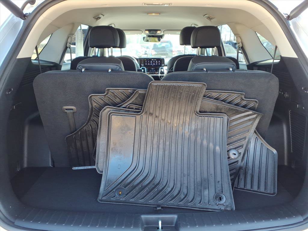 Used 2023 Kia Sorento EX image 32