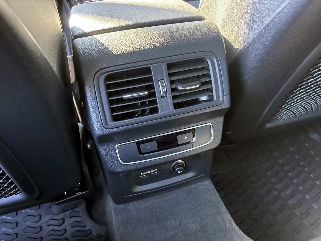 Used 2024 Audi Q5 e Premium image 33