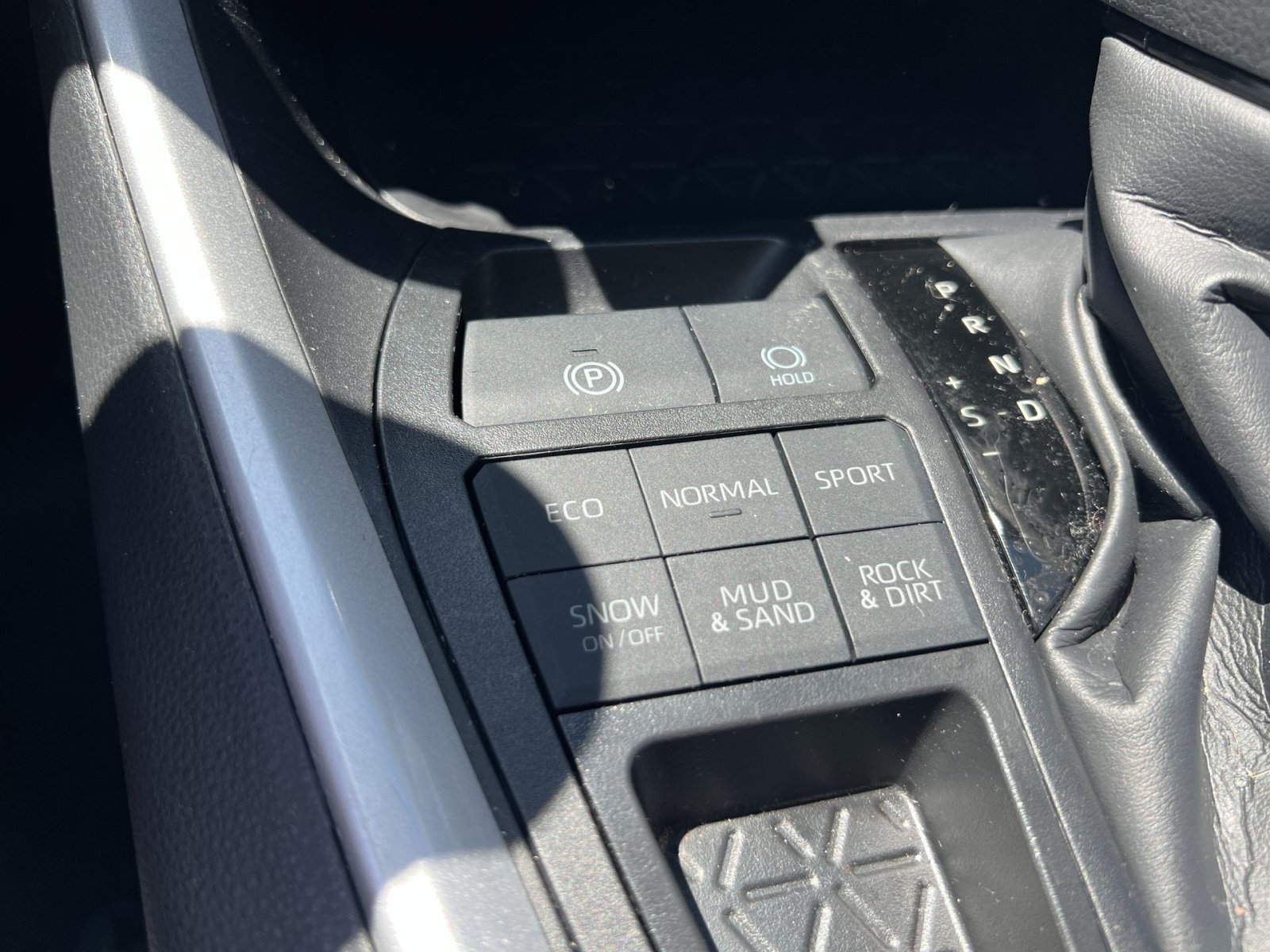 Used 2025 Toyota RAV4 LE AWD/4WD image 26