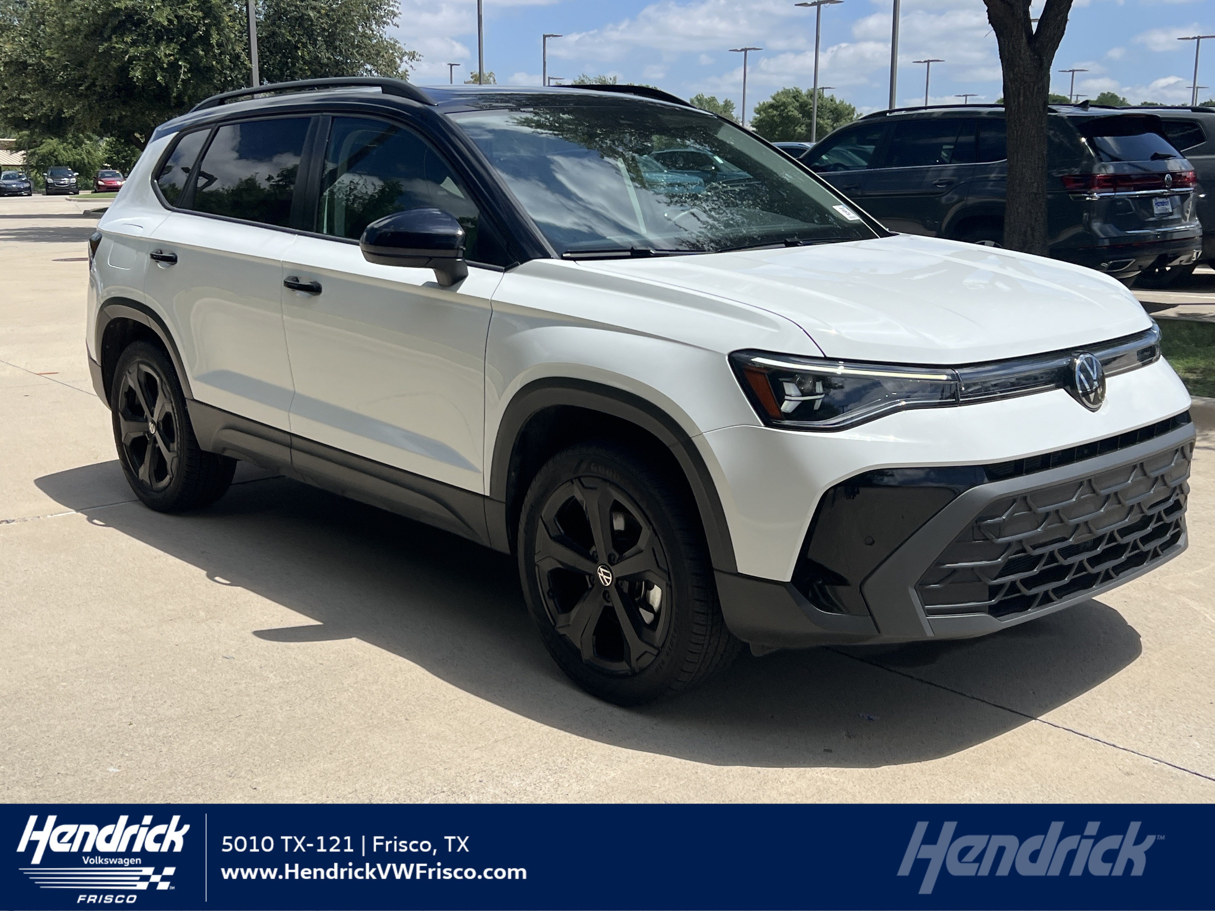 Certified 2025 Volkswagen Taos SE AWD/4WD image 1