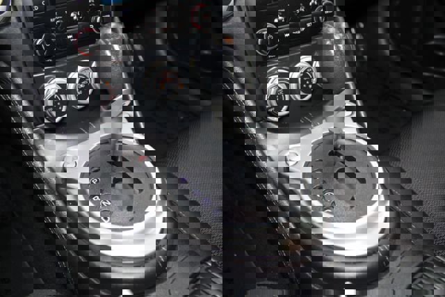 Used 2016 Nissan 370Z w/ Sport Package image 13