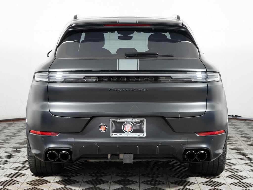 Certified 2024 Porsche Cayenne Turbo AWD/4WD image 6