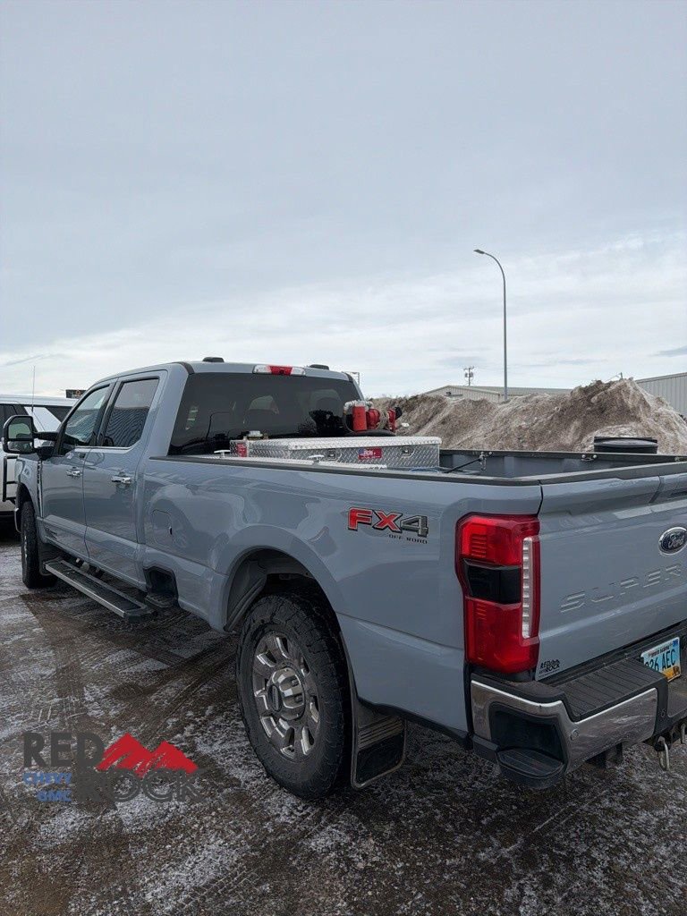 Used 2025 Ford F350 Lariat w/ Chrome Package image 2