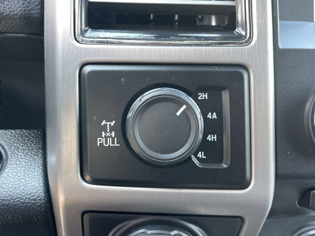 Used 2017 Ford F150 Platinum w/ Equipment Group 701A Luxury AWD/4WD image 27