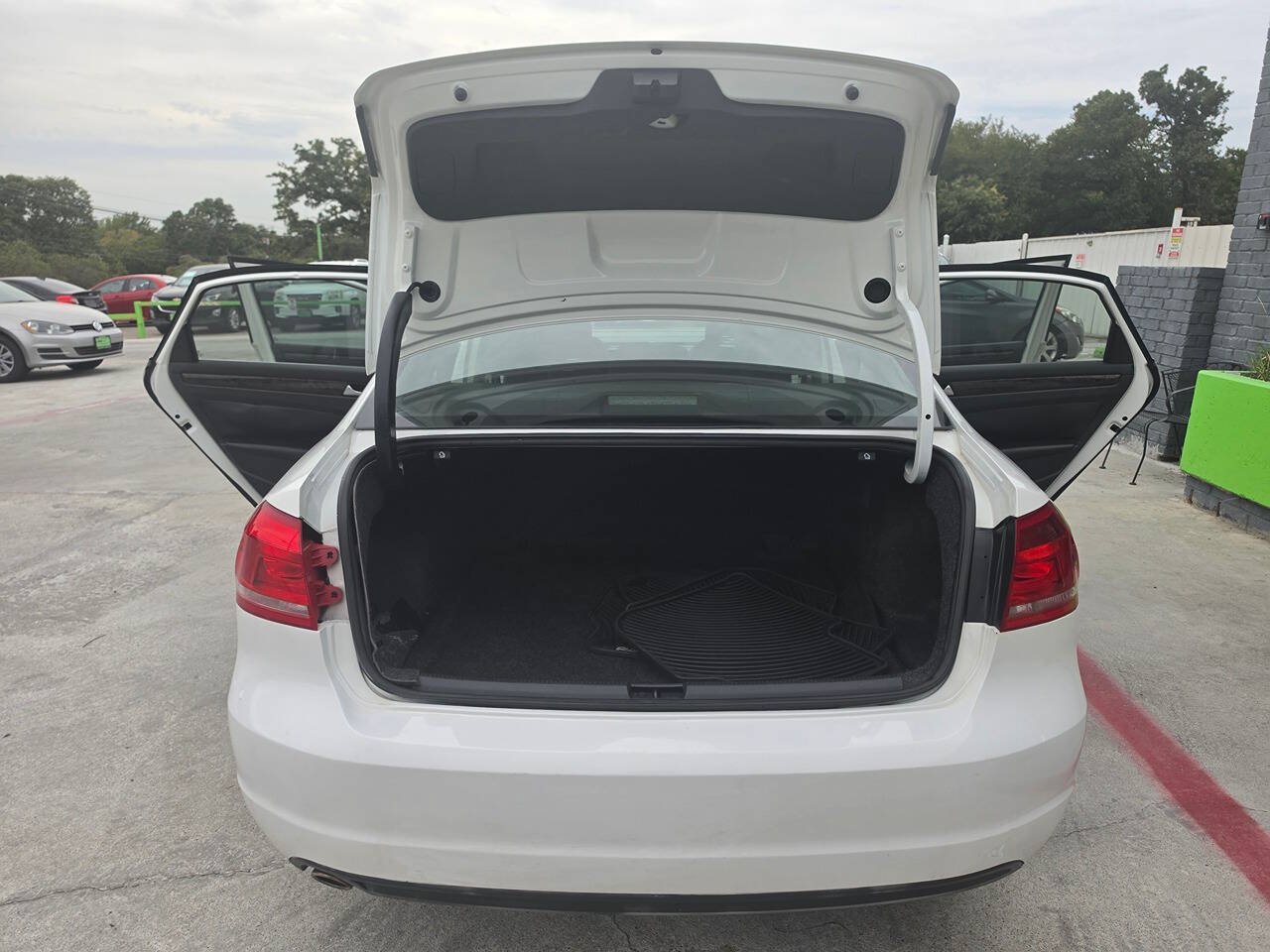 Used 2012 Volkswagen Passat 2.5 SE FWD image 25
