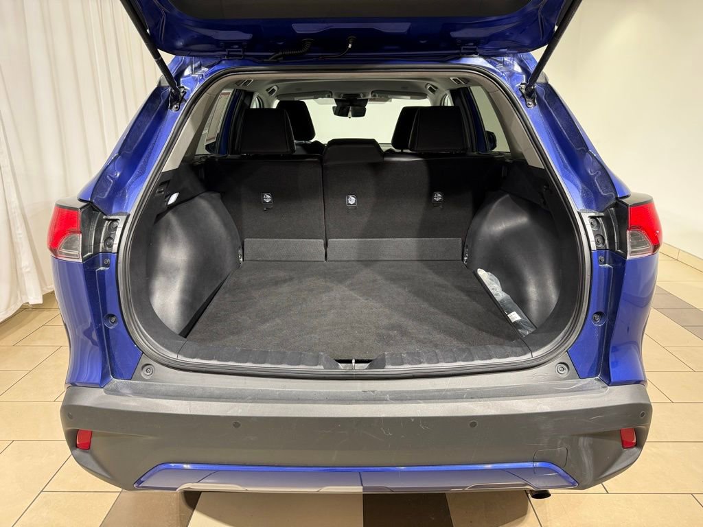 Certified 2025 Toyota Corolla Cross XLE image 11