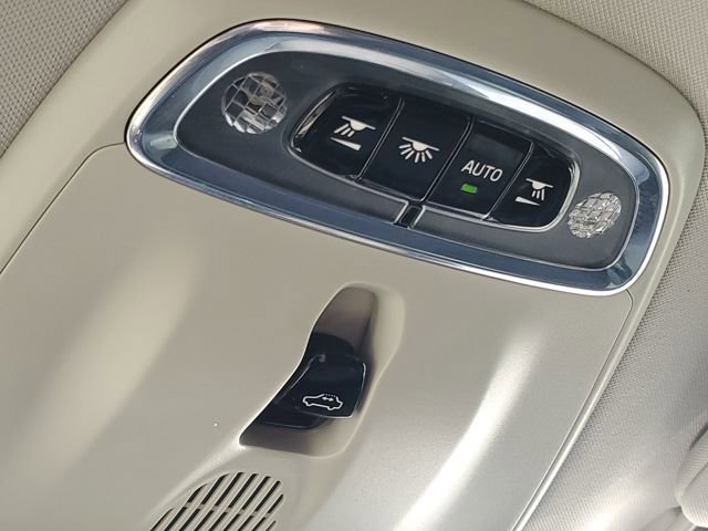 Used 2018 Volvo XC90 T5 Momentum w/ Convenience Package FWD image 22