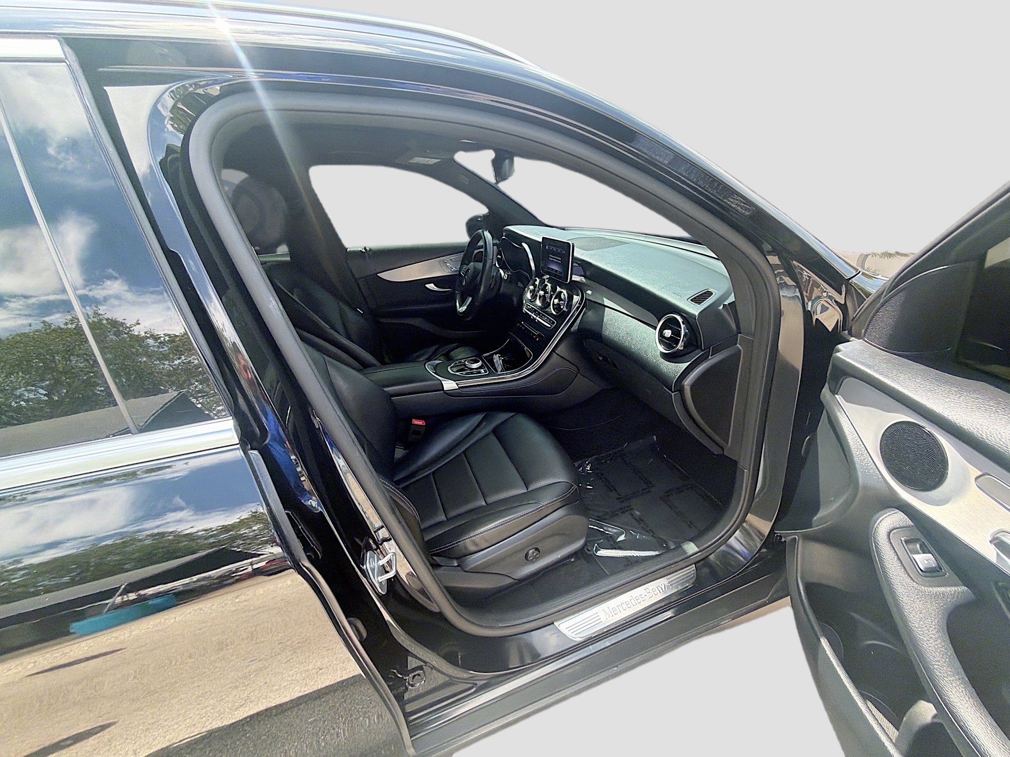 Used 2019 Mercedes-Benz GLC 300 4MATIC image 29